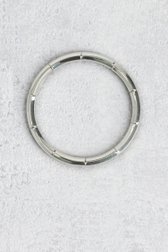Le devant de Bracelet élastique argenté de Liberty Island pour Femmes