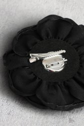 Photo produit 1 de Broche fleur noire de Liberty Island pour Femmes