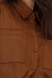 Detail van Bruin overshirt in suède look door Louise voor Dames