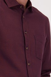 Détail de Chemise à carreaux bordeaux et bleu – Regular fit de Ravøtt pour Hommes
