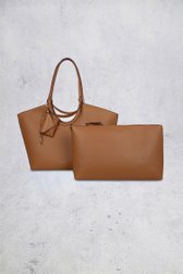 Detail van  Cognac schoudertas met uitneembare binnentas door Laurent David voor Dames