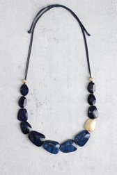 Le devant de Collier bleu avec accent doré de Liberty Island pour Femmes