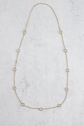 Le devant de Collier doré avec petites fleurs transparentes de Liberty Island pour Femmes