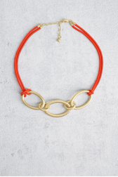 Collier rouge avec pendentifs dorés de Liberty Island pour Femmes