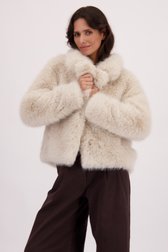 Le devant de Court manteau beige effet fausse fourrure de Louise pour Femmes