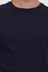 Detail van  Donkerblauw katoenen T-shirt met ronde hals  door Upper East voor Heren