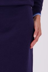 Detail van Donkerblauwe tricot rok door Claude Arielle voor Dames