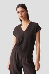 Voorkant van Donkerbruin T-shirt met structuur door Opus voor Dames