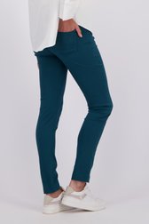 Achterkant van Donkergroene stretchbroek met elastische taille  door Claude Arielle voor Dames