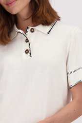 Detail van Ecru trui met contraststiksels en korte mouwen door LŌVING voor Dames