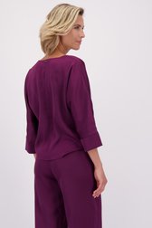 Achterkant van Glanzende paarse blouse  door Claude Arielle voor Dames