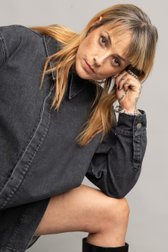 Detail van Grijze denim hemdjurk door Murielle Victorine Scherre voor Dames