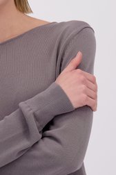 Detail van Grijze fijngebreide trui met ronde hals door D'Auvry Studio voor Dames