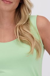 Detail van Groen topje met ronde hals door Libelle voor Dames