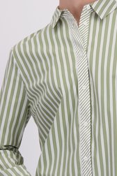 Detail van Groene gestreepte blouse door More & More voor Dames
