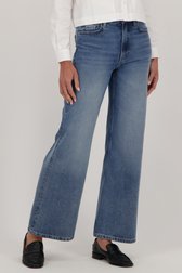 Le devant de Jean bleu large de More & More pour Femmes