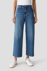 Le devant de Jean bleu large de Opus pour Femmes