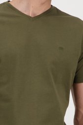 Kaki T-shirt met V-hals van Ravøtt voor Heren