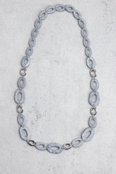Voorkant van Lange blauwe ketting met organische elementen door Liberty Island voor Dames