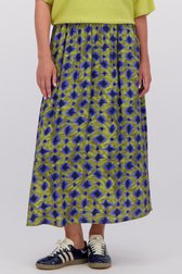 Detail van Lange olijfgroene rok met blauwe print  door Libelle voor Dames