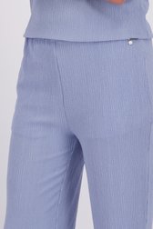 Detail van Lichtblauwe broek met elastische taille door Claude Arielle voor Dames