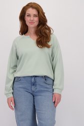 Voorkant van Lichtgroene blouse met V-hals door ONLY Carmakoma voor Dames