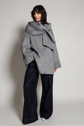 Le devant de Manteau gris en laine avec écharpe - e5 x Feeling de Liberty Island pour Femmes