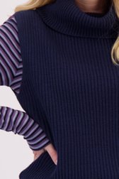Detail van Navy mouwloos truitje met rolkraag door Libelle voor Dames