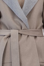 Detail van Omkeerbare mantel in beige en grijs door D'Auvry voor Dames