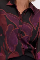 Detail van Paarse blouse met print door Claude Arielle voor Dames