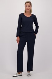 Le devant de Pantalon bleu foncé texturé de Claude Arielle pour Femmes