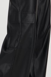 Pantalon cargo large noir à l'aspect cuir de JDY pour Femmes