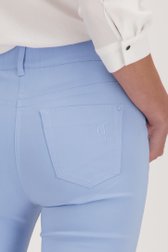 Pantalon stretch bleu clair - longueur 3/4 de Claude Arielle pour Femmes