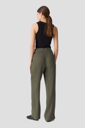 Le dos de Pantalon vert à texture froissée de Opus pour Femmes