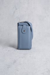 Le devant de Pochette téléphone bleue avec portefeuille de Liberty Island pour Femmes