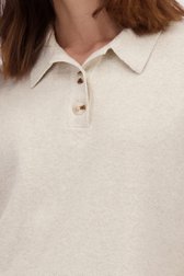 Détail de Polo en maille beige sans manches de LŌVING pour Femmes
