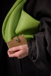 Photo supplémentaire 5 de Porte-cartes en cuir beige - Miniwallet Pebble de Secri pour Femmes