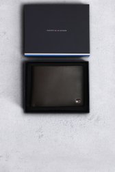 Photo produit 1 de portefeuille en cuir brun de Tommy Hilfiger pour Hommes