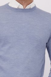 Détail de Pull bleu finement tricoté à col rond de Dansaert Black pour Hommes