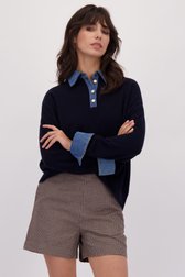 Le devant de Pull bleu marine avec col en denim de Louise pour Femmes