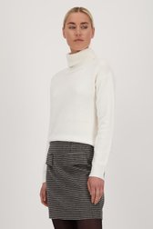 Le devant de Pull écru doux à col roulé - Louise x Tine de Louise pour Femmes