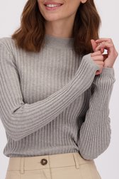 Détail de Pull gris en maille fine de LŌVING pour Femmes