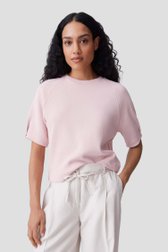 Le devant de Pull rose doux à manches courtes de Opus pour Femmes
