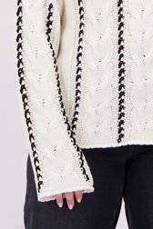 Détail de Pull torsadé blanc à rayures noires de ONLY Carmakoma pour Femmes