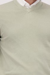 Détail de Pull vert clair en maille à col V de Michaelis pour Hommes