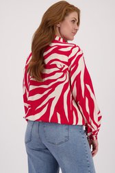 Achterkant van Rode blouse met lichtbeige bladermotief door ONLY Carmakoma voor Dames