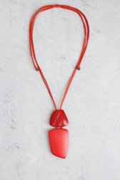 Voorkant van Rode halsketting met hanger door Liberty Island voor Dames
