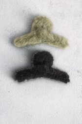 Voorkant van Set van 2 faux fur haarspelden - Groen en zwart door Liberty Island voor Dames