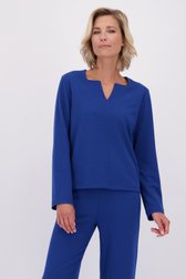 Le devant de T-shirt bleu à manches longues de Claude Arielle pour Femmes