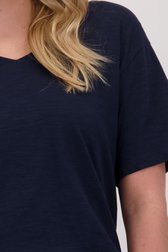 Détail de T-shirt bleu foncé à col en V de Libelle pour Femmes